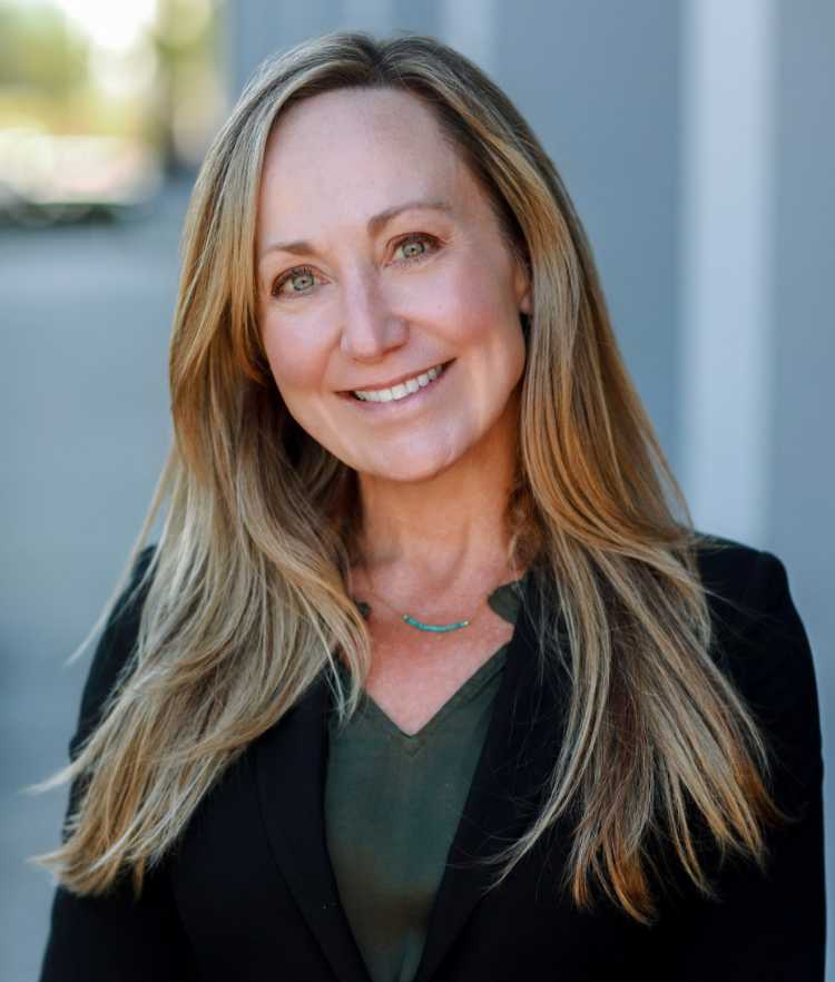 Alicia O'Neill, Singleton Schreiber Photo