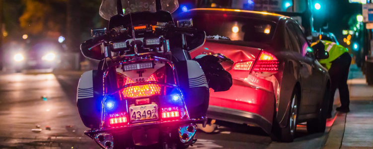 Police pulling over a drunk driver