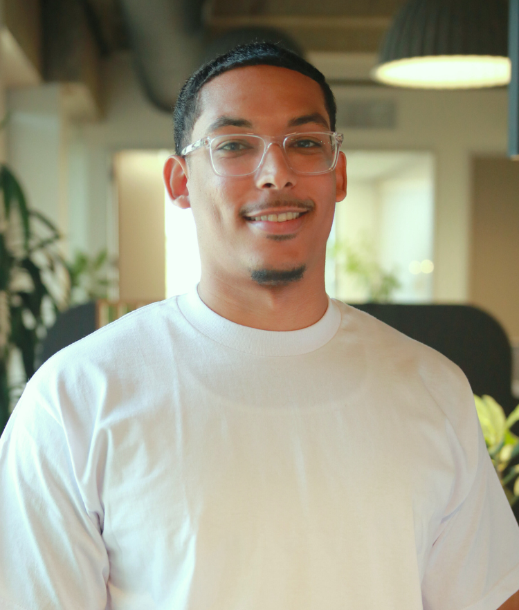 Darrien Molton, Singleton Schreiber Photo