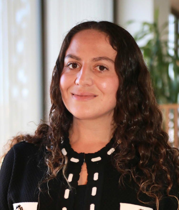 Orly Arakcanchi Wolf, Singleton Schreiber Photo