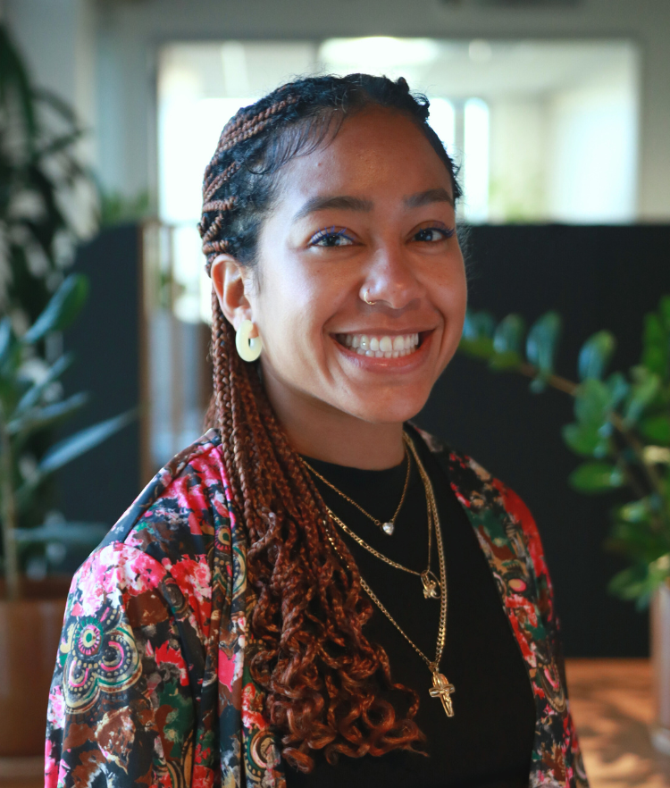 Suryely Hernandez, Singleton Schreiber Photo