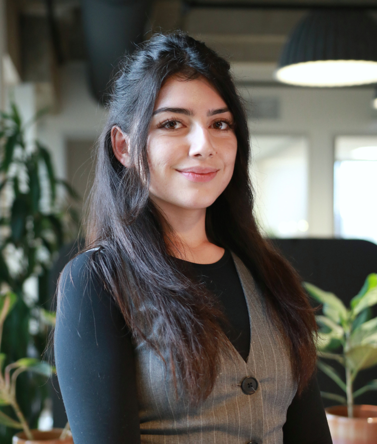 Marilyn Valencia, Singleton Schreiber Photo