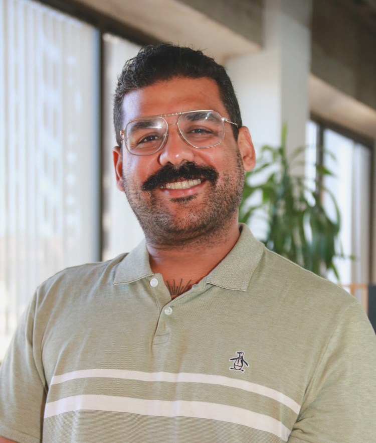 Emilyo Arias, Singleton Schreiber Photo