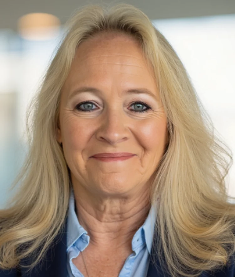 Photo of Leslie  Scott